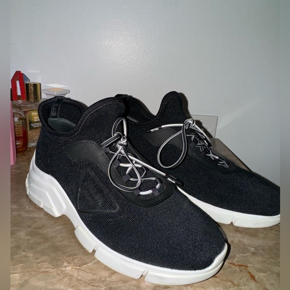 Barely used PRADA sneakers - Picture 4 of 4